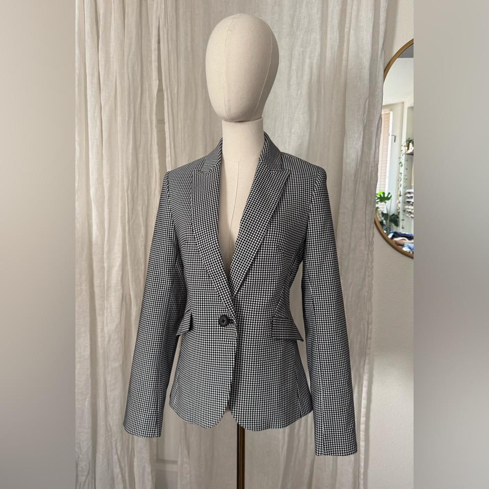 Express Black and White Houndstooth Blazer